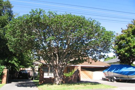 Photo of property in 9 Ocean View Road, Milford, Auckland, 0620