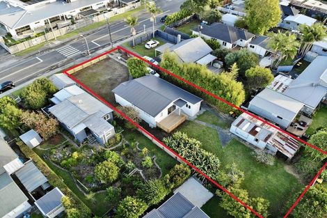 Photo of property in 212 Beach Haven Road, Beach Haven, Auckland, 0626