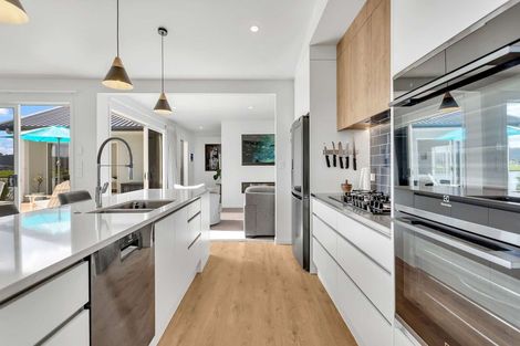 Photo of property in 30 Ngaroma Crescent, Whitianga, 3510