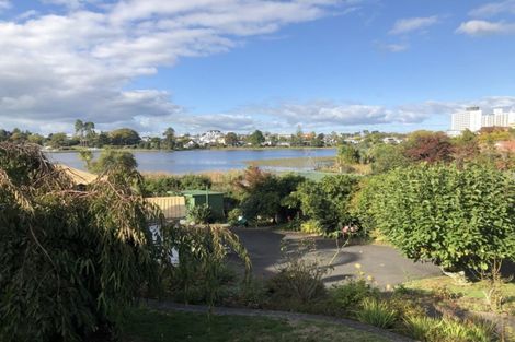 Photo of property in 130 Lake Crescent, Hamilton Lake, Hamilton, 3204