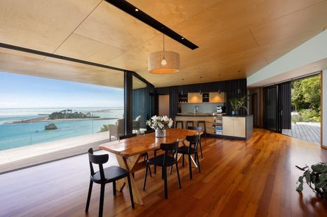 Photo of property in 36 The Cliffs, Britannia Heights, Nelson, 7010