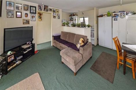 Photo of property in 4 Kirklow Place, Goodwood Heights, Auckland, 2105