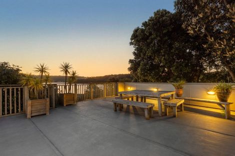 Photo of property in 9 Ayr Place, Papakowhai, Porirua, 5024