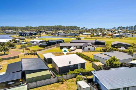 Photo of property in 112 Mahoe Place, Matarangi, Whitianga, 3592