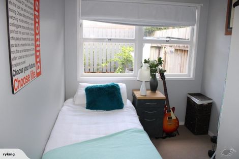 Photo of property in 2/112 Ennis Avenue, Pakuranga Heights, Auckland, 2010