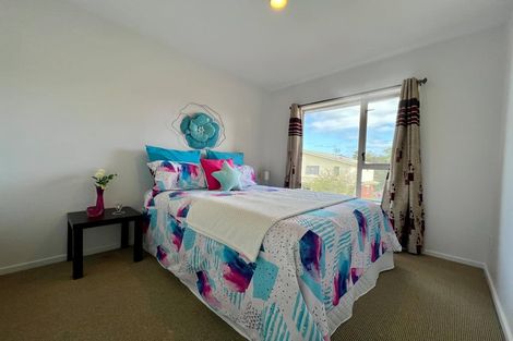 Photo of property in 2/23 Charlenne Close, Ranui, Auckland, 0612