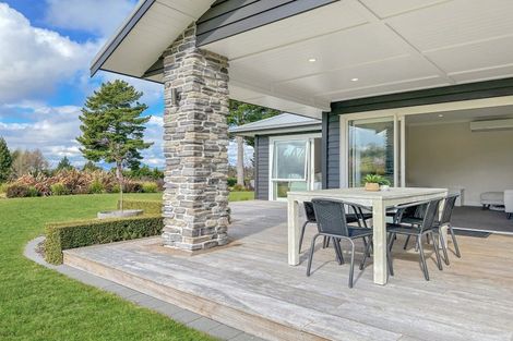 Photo of property in 7 Lochinvar Lane, Acacia Bay, Taupo, 3385