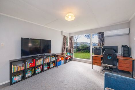 Photo of property in 4 Acacia Street, Kelvin Grove, Palmerston North, 4414