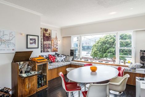 Photo of property in 124 Oriental Parade, Oriental Bay, Wellington, 6011