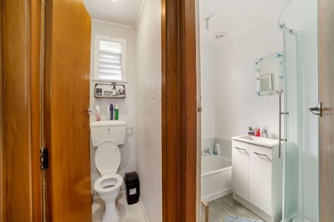 Photo of property in 53 Lyell Road, Outer Kaiti, Gisborne, 4010