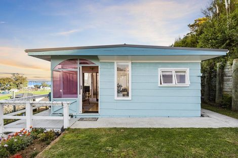 Photo of property in 39 Harbour View Road, Omokoroa, 3114