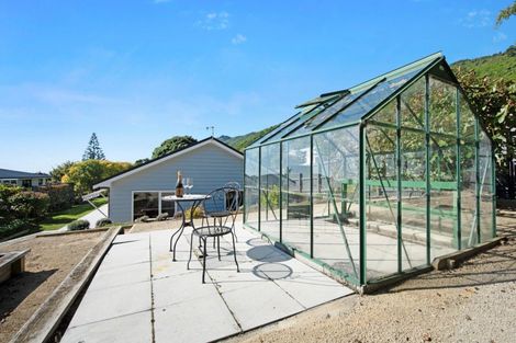 Photo of property in 8 Kaka Street, Waikanae, 5036