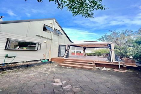 Photo of property in 2/86 Aviemore Drive, Highland Park, Auckland, 2010