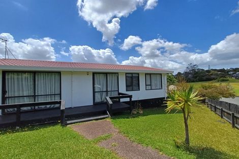 Photo of property in 16 Maywood Crescent, Glen Eden, Auckland, 0602