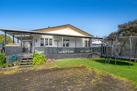 Photo of property in 51a Parakai Avenue, Parakai, 0830