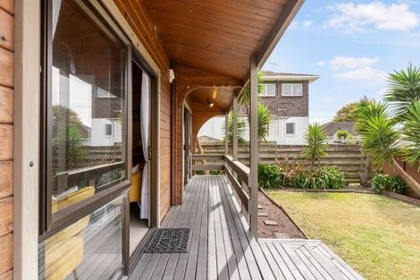 Photo of property in 9 Rewa Street, New Lynn, Auckland, 0600