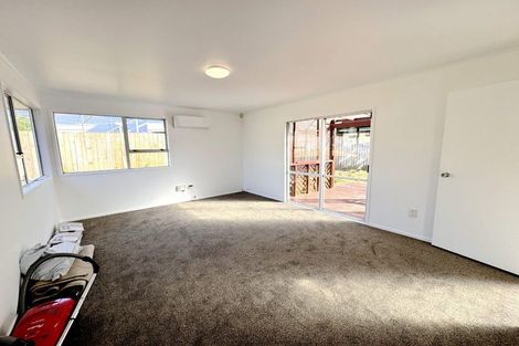 Photo of property in 38 Chislehurst Street, Henderson, Auckland, 0612
