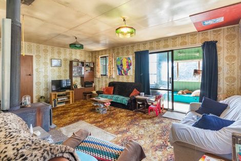 Photo of property in 7 Ngatira Road, Muriwai, Waimauku, 0881