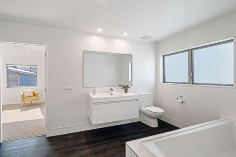 Photo of property in 1319 Whangaparaoa Road, Army Bay, Whangaparaoa, 0930