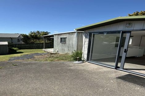 Photo of property in 28 Elliston Crescent, Stanmore Bay, Whangaparaoa, 0932