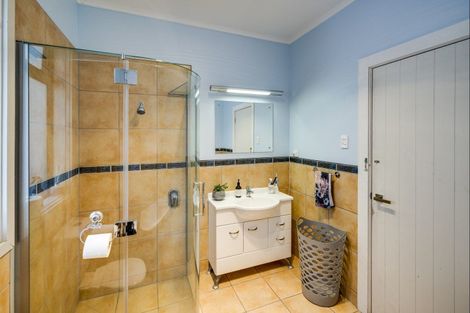 Photo of property in 49 Chaucer Road, Hospital Hill, Napier, 4110