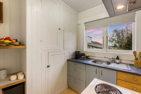 Photo of property in 19 Tirimoana Road, Te Atatu South, Auckland, 0602