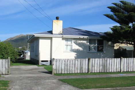 Photo of property in 55 Whanga Crescent, Titahi Bay, Porirua, 5022