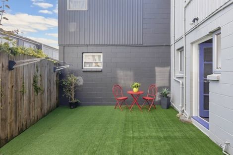 Photo of property in 4/47 Point Chevalier Road, Point Chevalier, Auckland, 1022