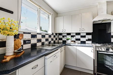 Photo of property in 98 Storey Avenue, Forest Lake, Hamilton, 3200