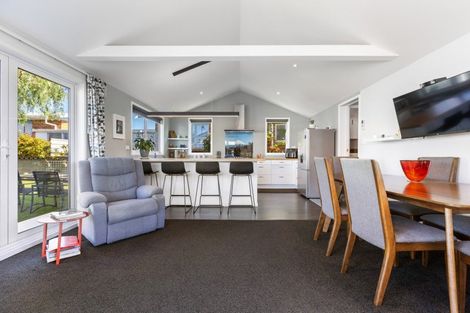 Photo of property in 5a High Street West, Waitara, 4320