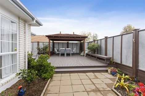 Photo of property in 6 Corta Bella Place, Golflands, Auckland, 2013