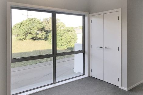 Photo of property in 3/14 Atkinson Street, Newlands, Wellington, 6037