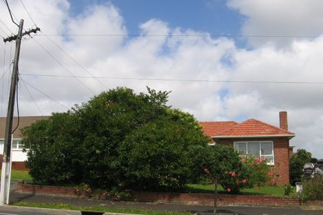 Photo of property in 37 Blockhouse Bay Road, Avondale, Auckland, 1026