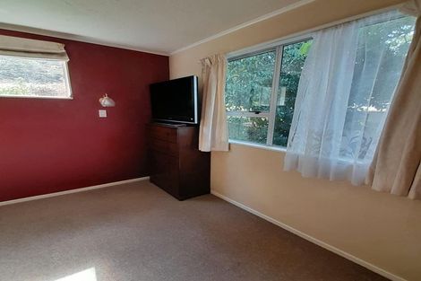 Photo of property in 25 Hartford Crescent, Totara Park, Upper Hutt, 5018