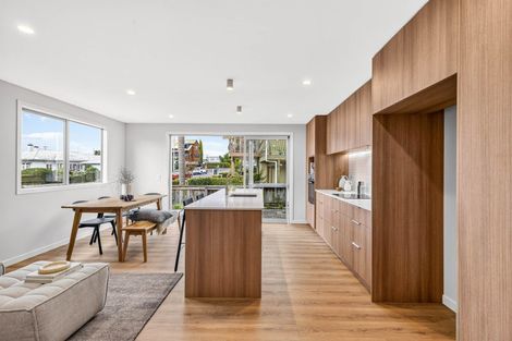 Photo of property in 1/1 Teddy Street, Whitiora, Hamilton, 3200