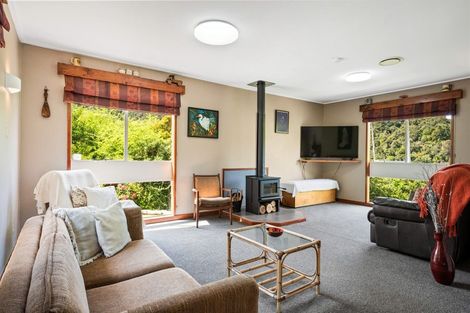 Photo of property in 41 Village Loop Road, Waipori Falls, Outram, 9073