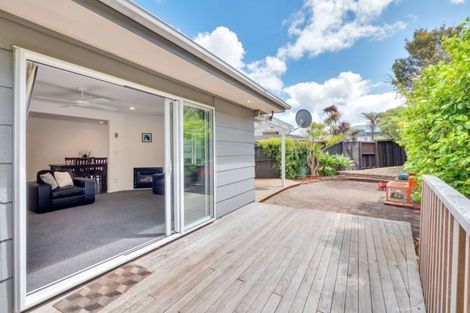 Photo of property in 2/30 Carlisle Road, Browns Bay, Auckland, 0630
