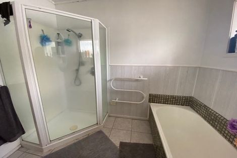 Photo of property in 679 East Coast Road, Browns Bay, Auckland, 0630