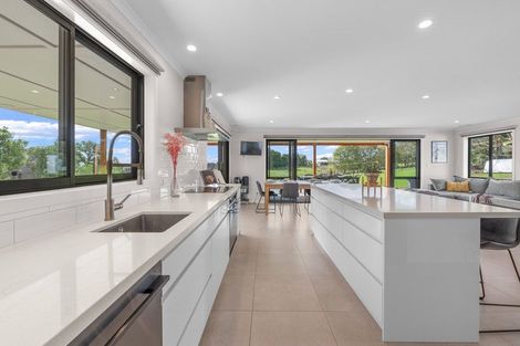 Photo of property in 298 Red Hills Road, Taupaki, Henderson, 0782