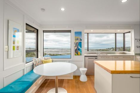 Photo of property in 100 Mount Pleasant Road, Mount Pleasant, Christchurch, 8081