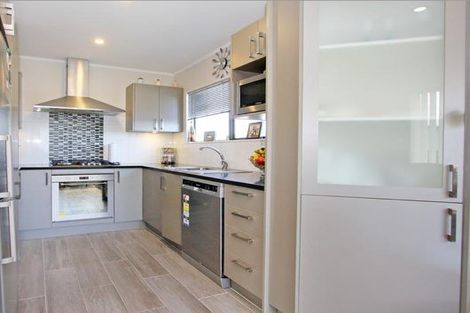 Photo of property in 2/14 Leven Lane, Totara Heights, Auckland, 2105