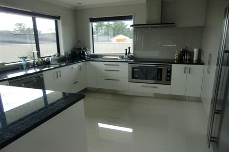 Photo of property in 51 Alberta Road, Glen Avon, New Plymouth, 4312