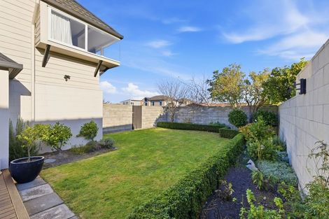 Photo of property in 76a Memorial Avenue, Ilam, Christchurch, 8053