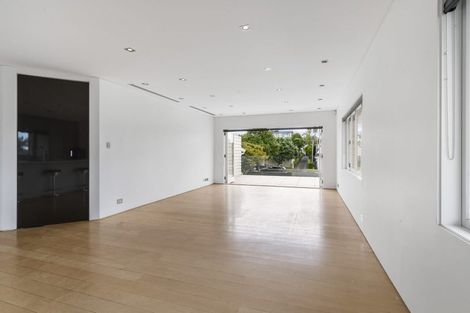 Photo of property in 7 Cecil Road, Milford, Auckland, 0620