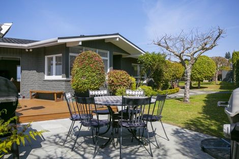Photo of property in 1 Besley Place, Acacia Bay, Taupo, 3330