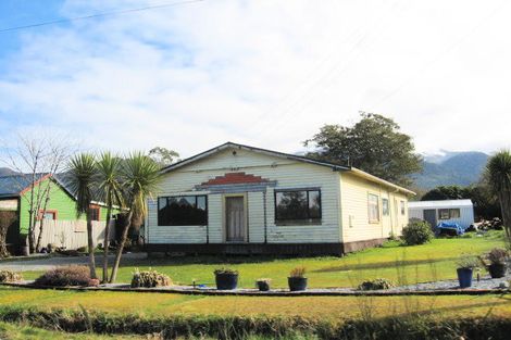 Photo of property in 7 Town Belt South, Blackball, 7804