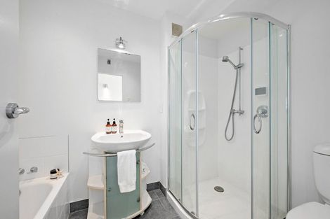 Photo of property in 127 Homebush Road, Khandallah, Wellington, 6035