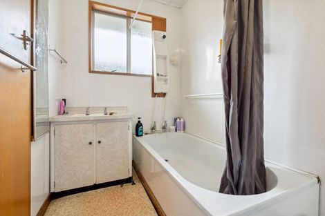 Photo of property in 4 Elwyn Crescent, Green Island, Dunedin, 9018