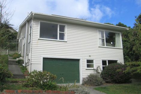 Photo of property in 6 Fiona Grove, Karori, Wellington, 6012