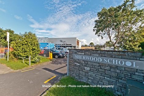 Photo of property in 43 Sartors Avenue, Northcross, Auckland, 0630